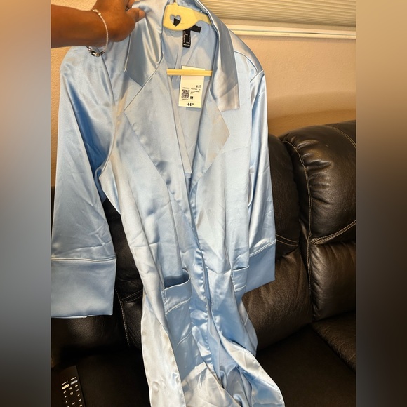 Light Blue Satin Robe - Picture 8 of 9